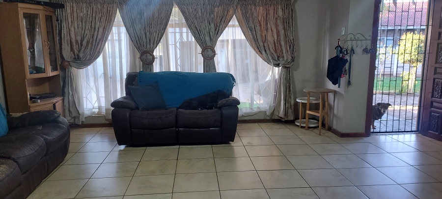 3 Bedroom Property for Sale in Oos Einde North West